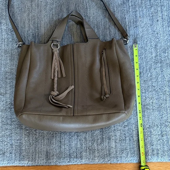 Vince Camuto pebble leather bag - Picture 6 of 6